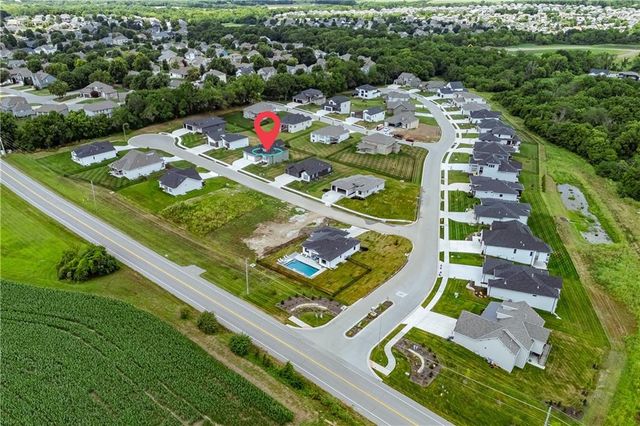 2226 SW Heartland Court, Lee's Summit, MO 64082