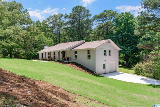 827 8TH CIRCLE N, Pell City, AL 35125