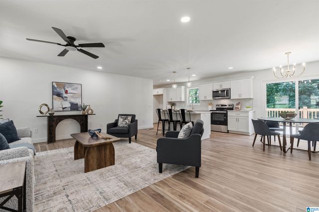 827 8TH CIRCLE N, Pell City, AL 35125
