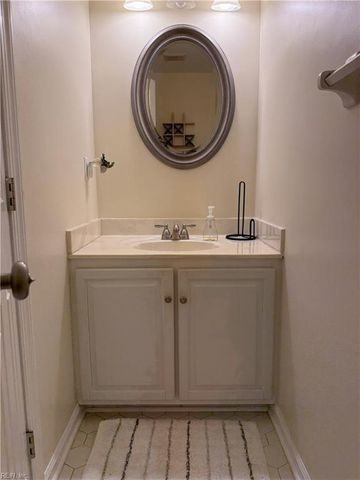 110 View Pointe DR, Newport News, VA 23603