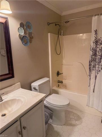 110 View Pointe DR, Newport News, VA 23603