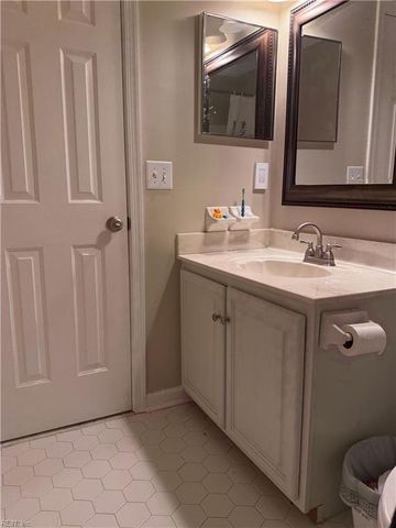 110 View Pointe DR, Newport News, VA 23603