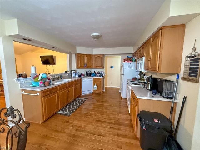 110 View Pointe DR, Newport News, VA 23603