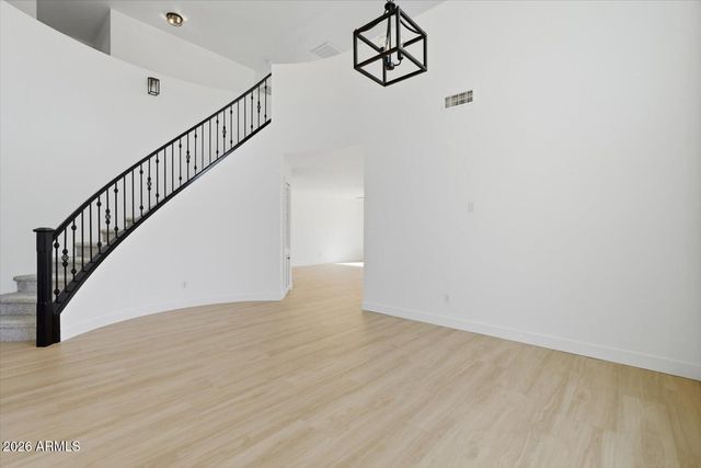 3005 W SHUMWAY FARM Road, Phoenix, AZ 85041