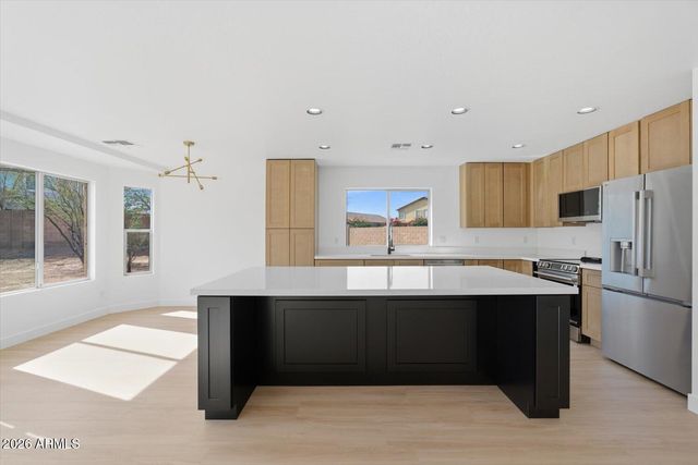 3005 W SHUMWAY FARM Road, Phoenix, AZ 85041