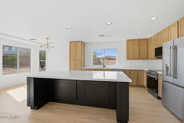 3005 W SHUMWAY FARM Road, Phoenix, AZ 85041