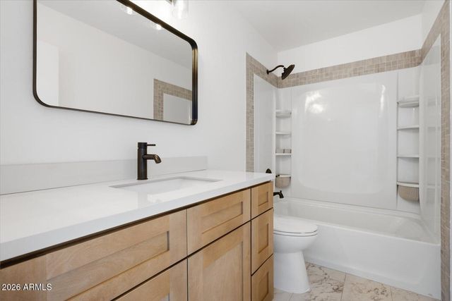 3005 W SHUMWAY FARM Road, Phoenix, AZ 85041