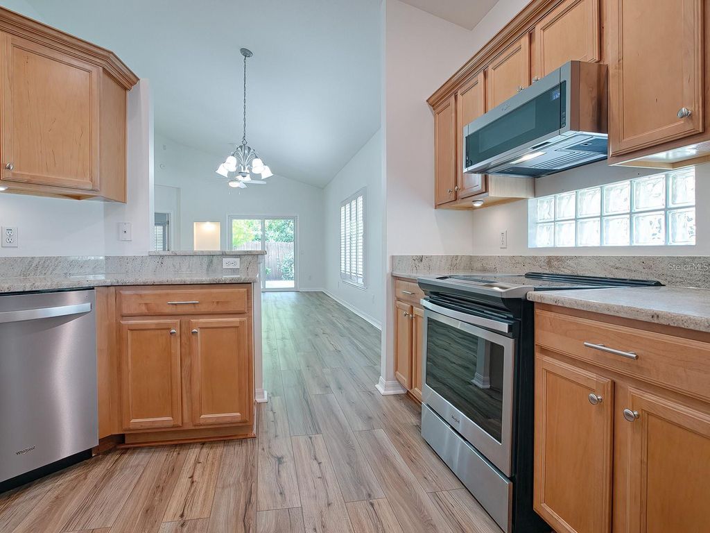 Image 17 of property listing at 9039 SAINT ANDREWS WAY, Mount Dora, FL 32757