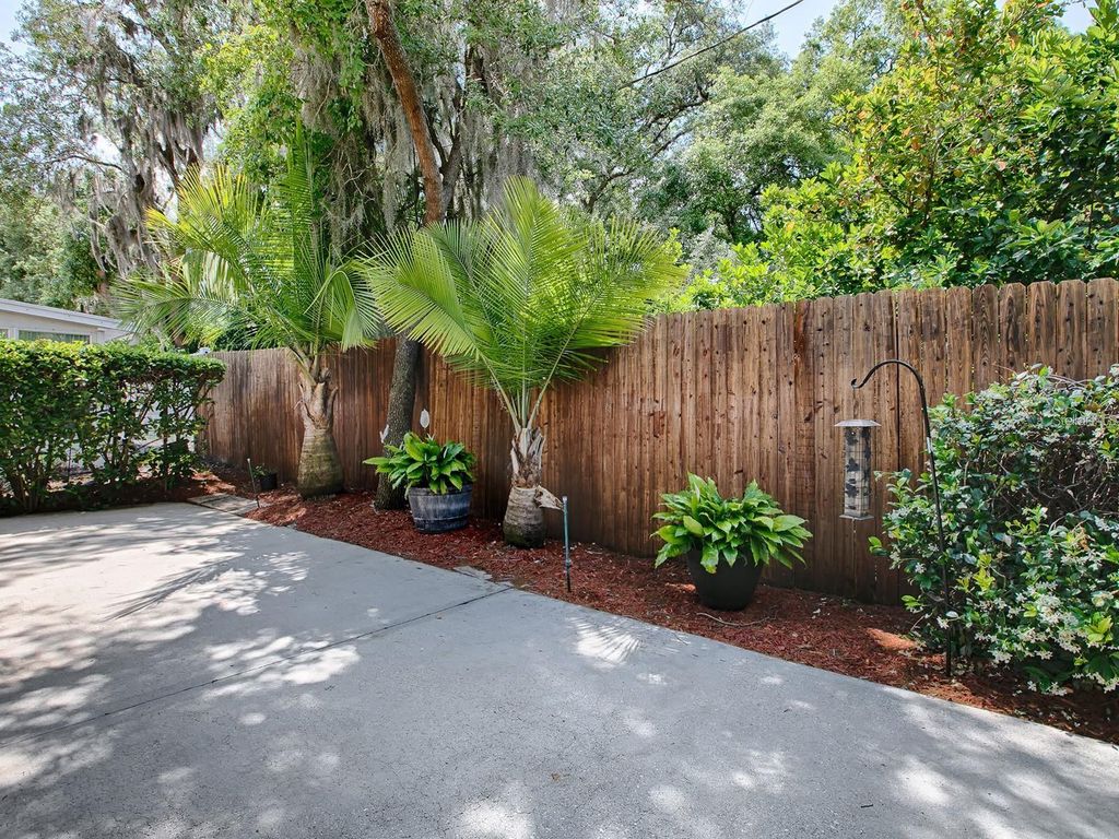 Image 35 of property listing at 9039 SAINT ANDREWS WAY, Mount Dora, FL 32757