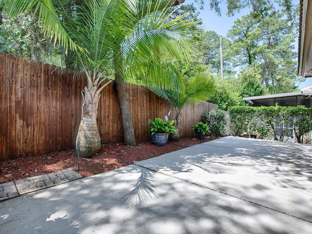 Image 37 of property listing at 9039 SAINT ANDREWS WAY, Mount Dora, FL 32757