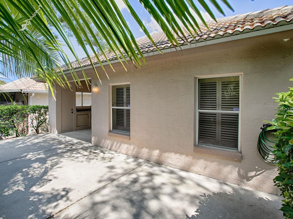 Image 38 of property listing at 9039 SAINT ANDREWS WAY, Mount Dora, FL 32757