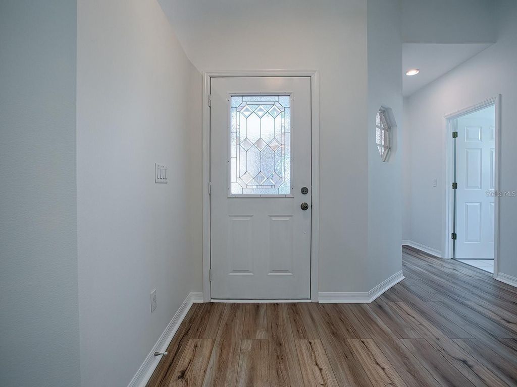 Image 5 of property listing at 9039 SAINT ANDREWS WAY, Mount Dora, FL 32757