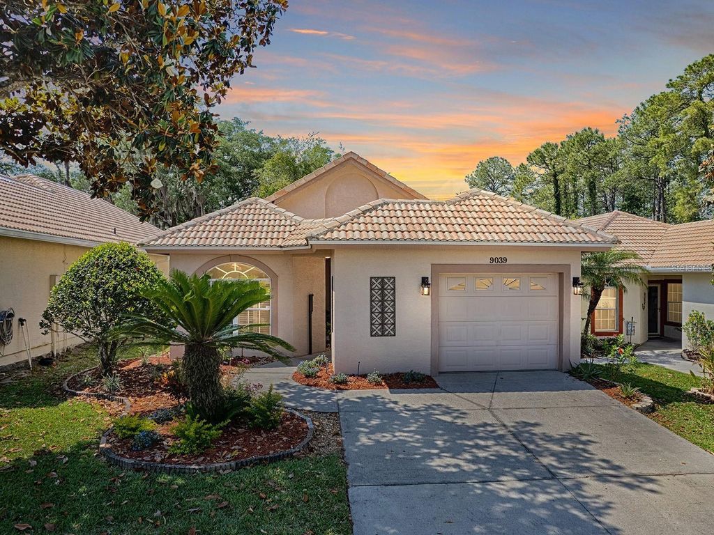 Image 47 of property listing at 9039 SAINT ANDREWS WAY, Mount Dora, FL 32757