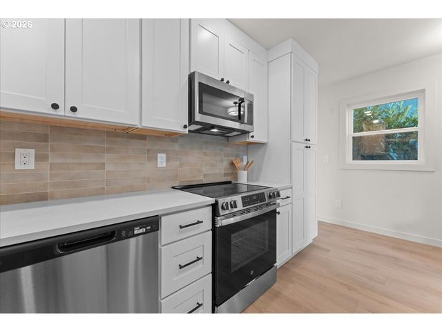 6703 Se 69th Ave A, Portland, OR 97206