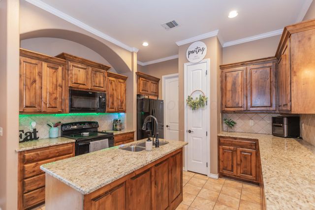 8311 TAOS Drive, Amarillo, TX 79118