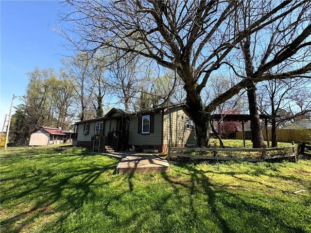 440 Cherry Street SE, Acworth, GA 30102