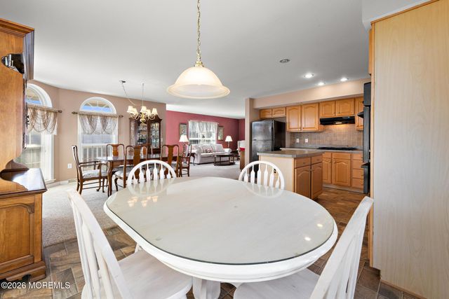 75 Oak Ridge Lane, Manahawkin, NJ 08050