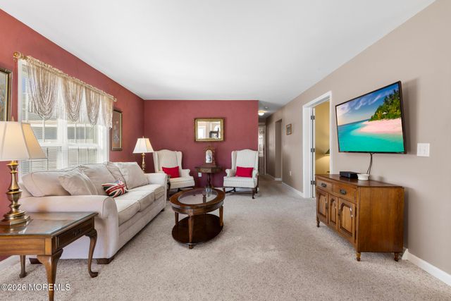 75 Oak Ridge Lane, Manahawkin, NJ 08050