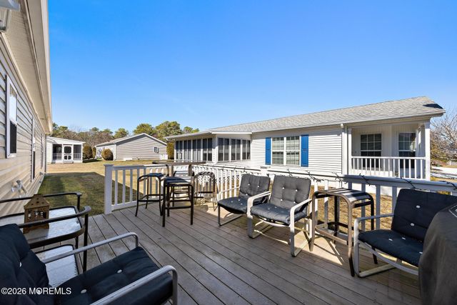 75 Oak Ridge Lane, Manahawkin, NJ 08050