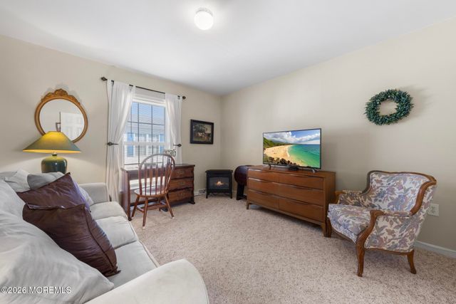 75 Oak Ridge Lane, Manahawkin, NJ 08050