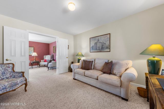 75 Oak Ridge Lane, Manahawkin, NJ 08050