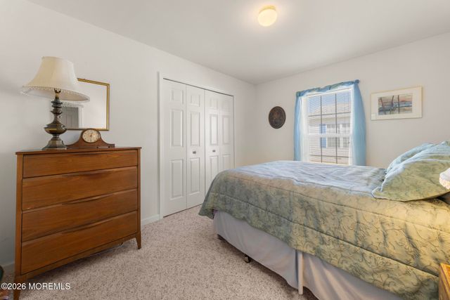 75 Oak Ridge Lane, Manahawkin, NJ 08050