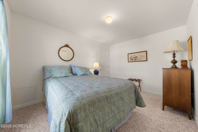 75 Oak Ridge Lane, Manahawkin, NJ 08050