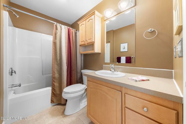 75 Oak Ridge Lane, Manahawkin, NJ 08050