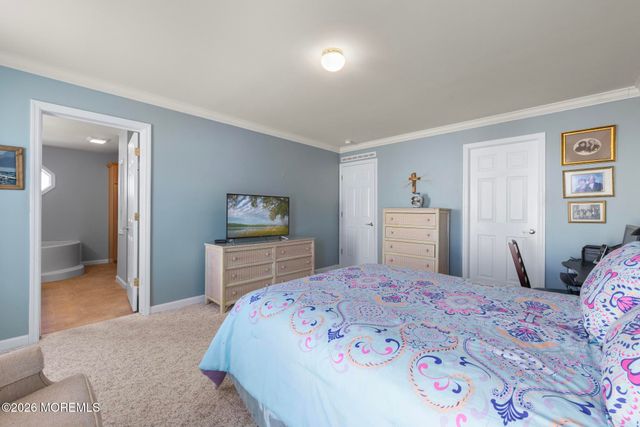 75 Oak Ridge Lane, Manahawkin, NJ 08050