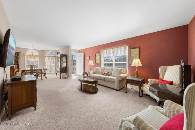 75 Oak Ridge Lane, Manahawkin, NJ 08050