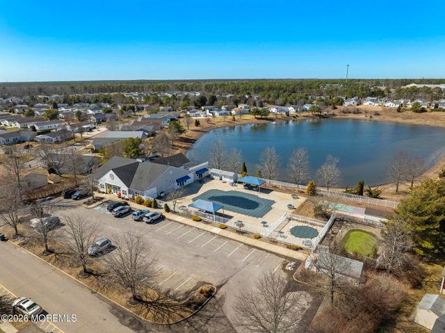 75 Oak Ridge Lane, Manahawkin, NJ 08050