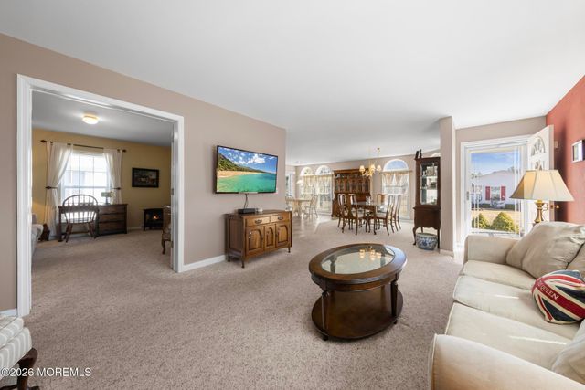 75 Oak Ridge Lane, Manahawkin, NJ 08050