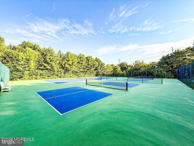 75 Oak Ridge Lane, Manahawkin, NJ 08050