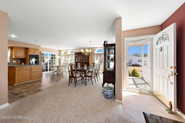 75 Oak Ridge Lane, Manahawkin, NJ 08050