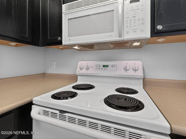 8550 TOUCHTON Road 527, Jacksonville, FL 32216