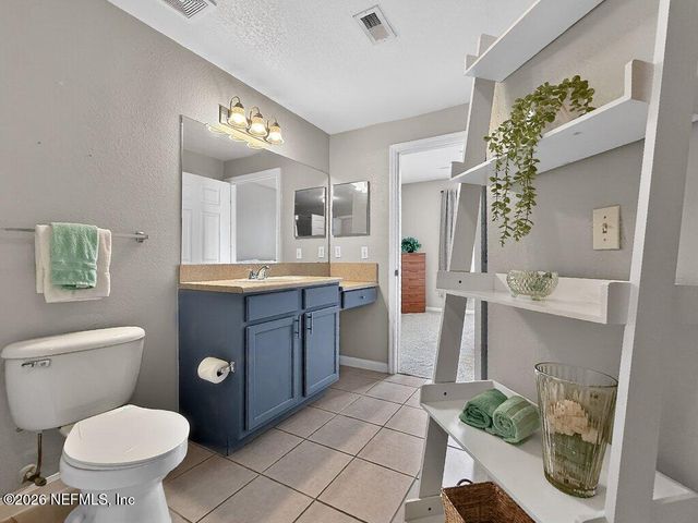 8550 TOUCHTON Road 527, Jacksonville, FL 32216