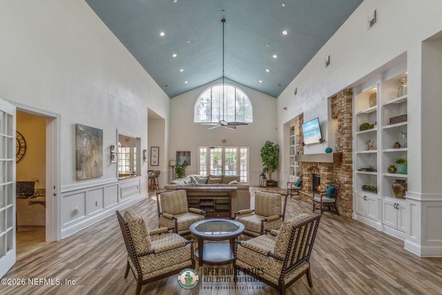 8550 TOUCHTON Road 527, Jacksonville, FL 32216
