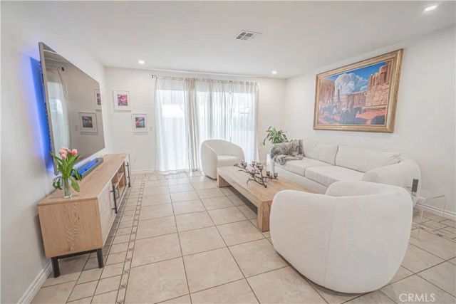 15543 Dearborn, North Hills, CA 91343