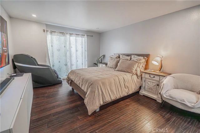 15543 Dearborn, North Hills, CA 91343