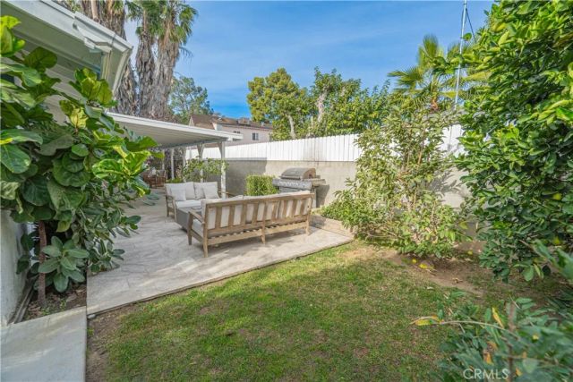 15543 Dearborn, North Hills, CA 91343