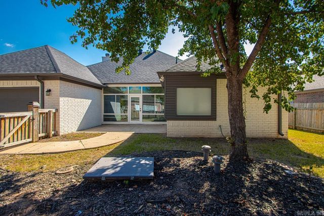 211 Country Club Parkway, Maumelle, AR 72113