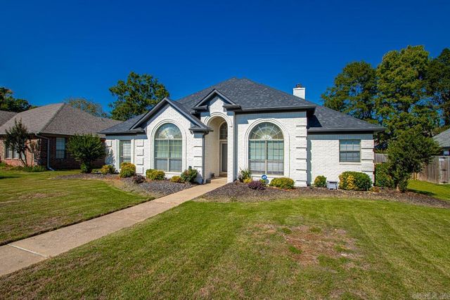 211 Country Club Parkway, Maumelle, AR 72113