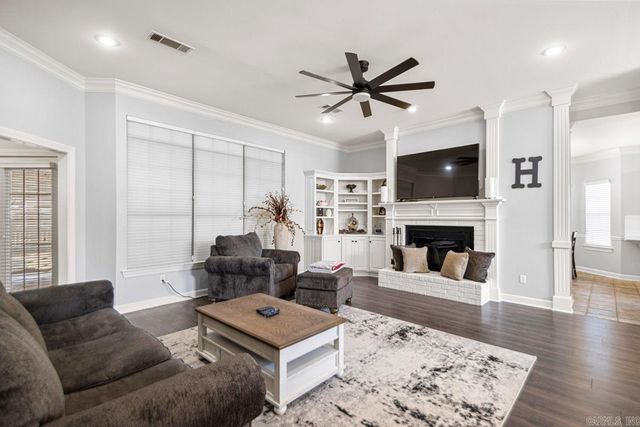 211 Country Club Parkway, Maumelle, AR 72113