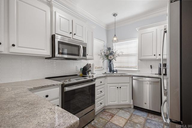 211 Country Club Parkway, Maumelle, AR 72113