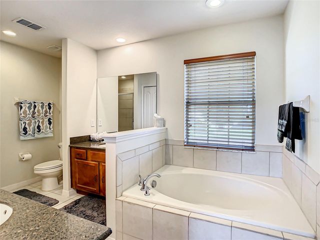 8735 ISLA BELLA DRIVE, Orlando, FL 32818