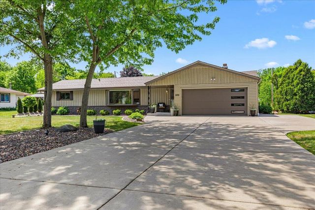 225 N 166th STREET, Brookfield, WI 53005