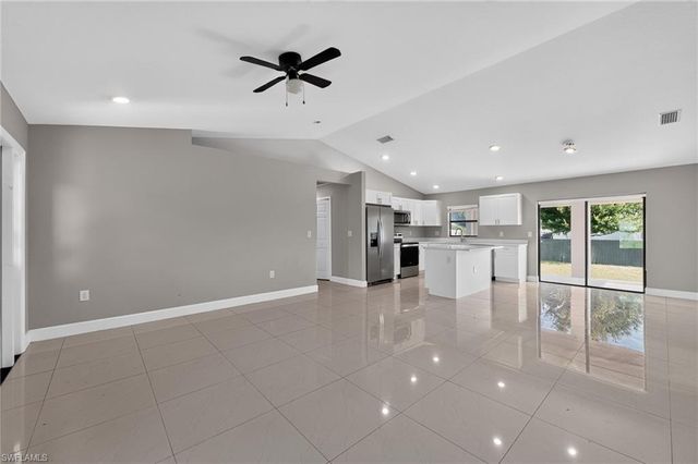 2712 15th ST SW, Lehigh Acres, FL 33976