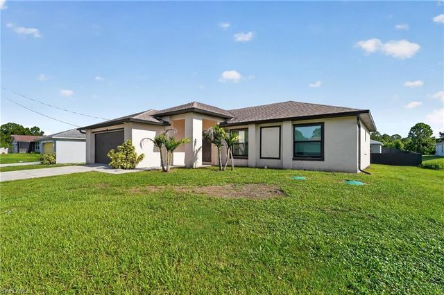 2712 15th ST SW, Lehigh Acres, FL 33976