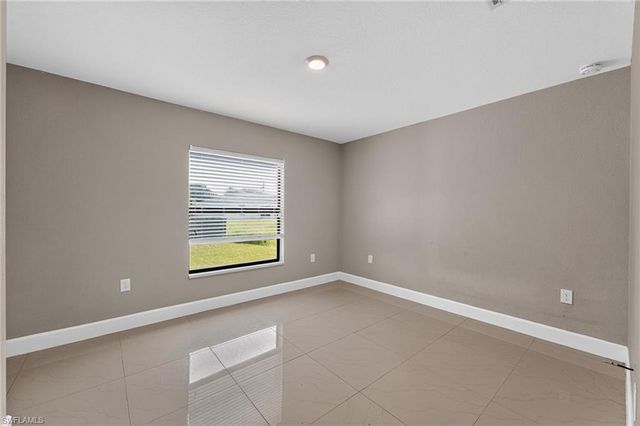 2712 15th ST SW, Lehigh Acres, FL 33976