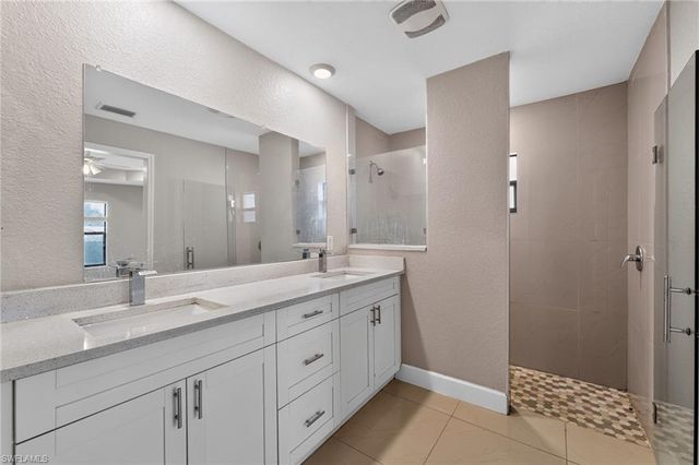 2712 15th ST SW, Lehigh Acres, FL 33976